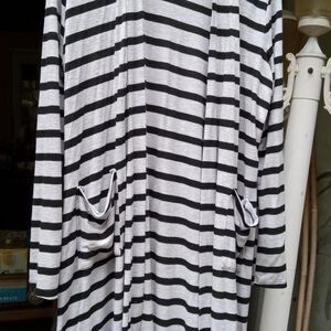Hybrid and Company Ladies XL Long Sweater Jacket